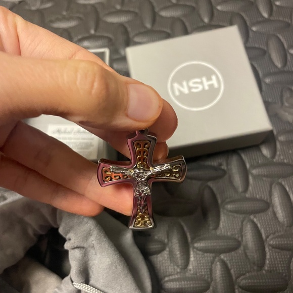 ✝️Michael Anthony Reversible Stainless Steel Cross Pendant – Two Designs in One - Picture 4 of 4